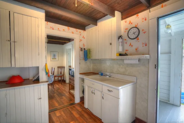 $1,450 | 80 Noyes Avenue, Stonington, CT 06378