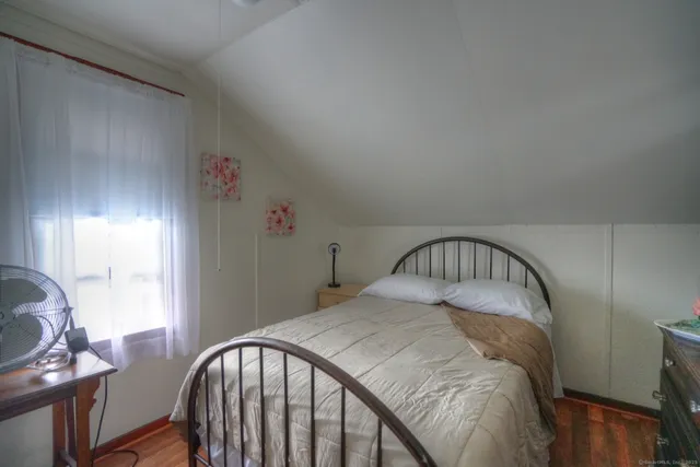 $1,450 | 80 Noyes Avenue, Stonington, CT 06378