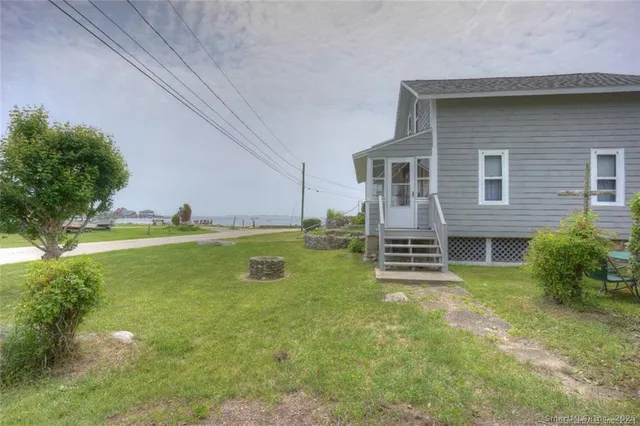 $1,450 | 80 Noyes Avenue, Stonington, CT 06378