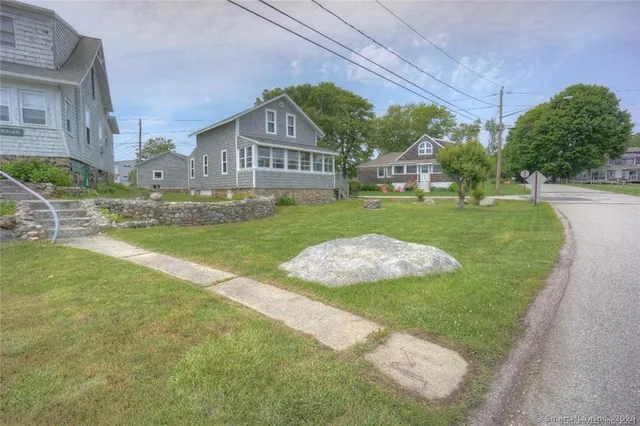 $1,450 | 80 Noyes Avenue, Stonington, CT 06378