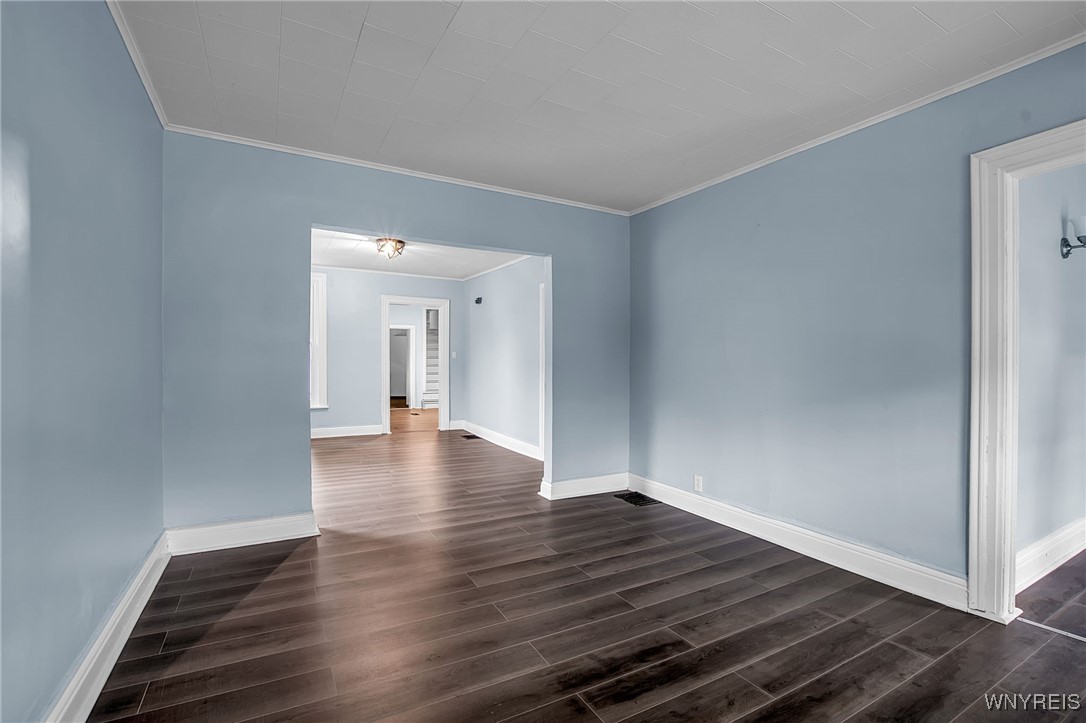 113 Laurel Street Buffalo, NY 14209 - Photo 8 of 39