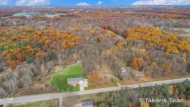 $195,000 | 2729 138th Avenue, Dorr, MI 49323