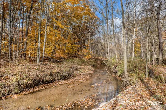 $195,000 | 2729 138th Avenue, Dorr, MI 49323