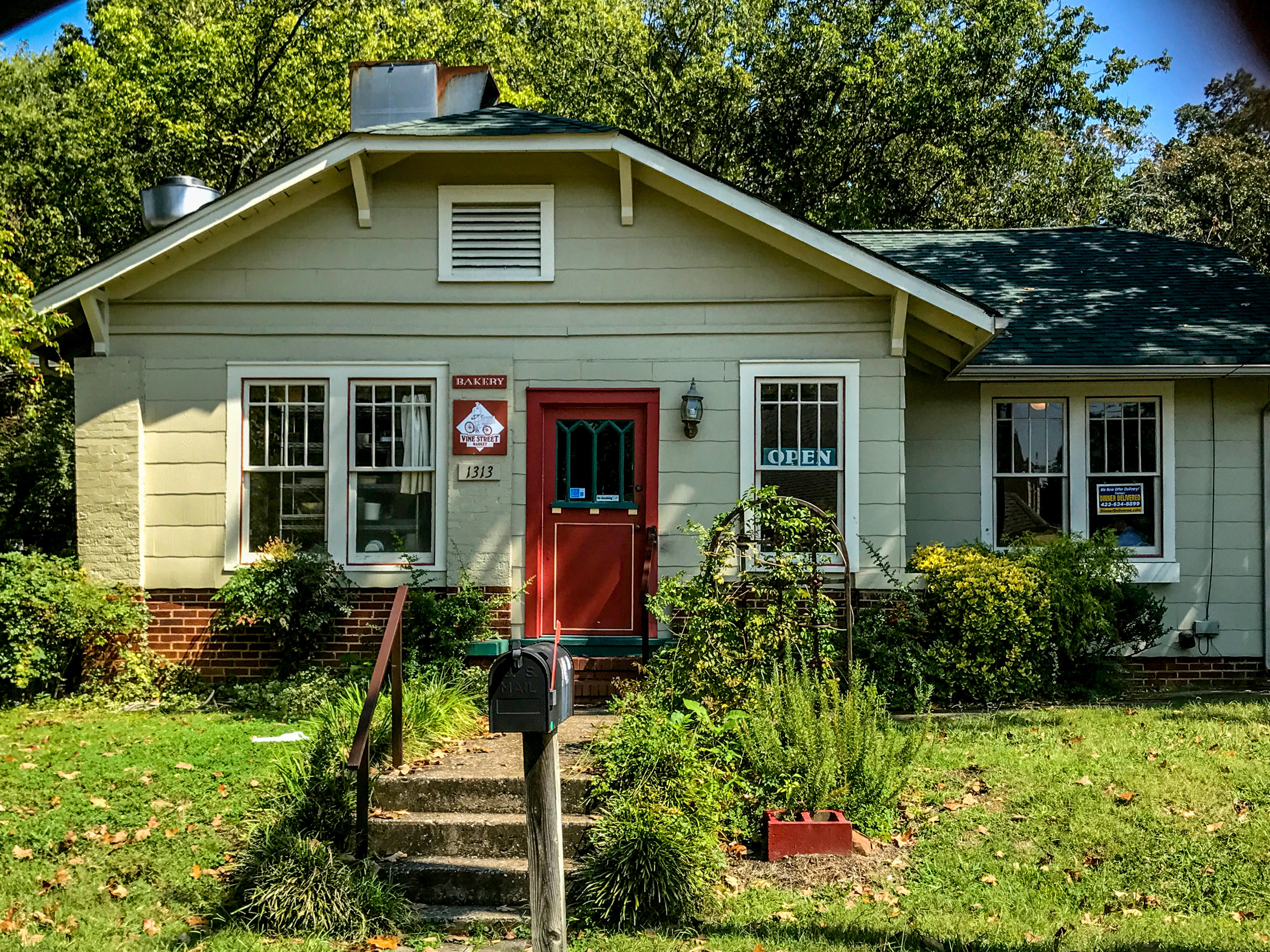 1714 Minnekahda Road Chattanooga, TN 37405 - Photo 50 of 65 Vine Street Bakery (1 of 1)