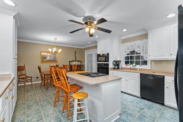 $475,000 | 225 Blue Springs Boulevard, Cadiz, KY 42211