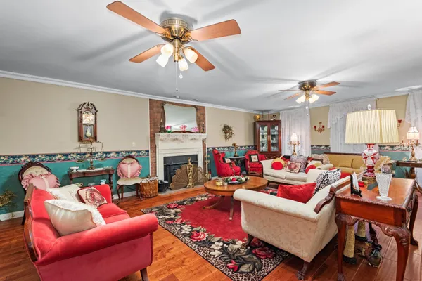 $475,000 | 225 Blue Springs Boulevard, Cadiz, KY 42211