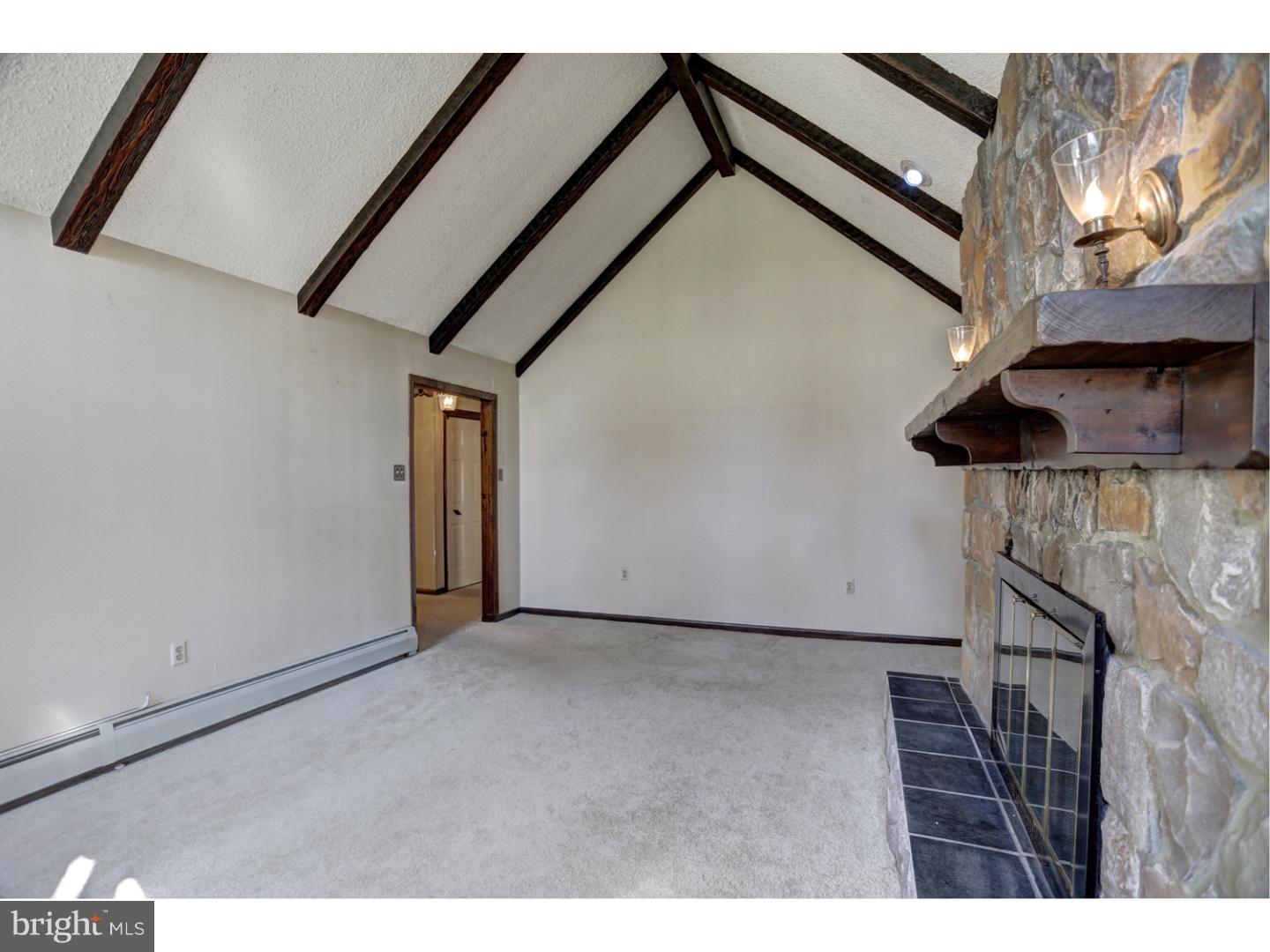 400 Fearnot Road Sacramento, PA 17968 - Photo 4 of 18 Living Room