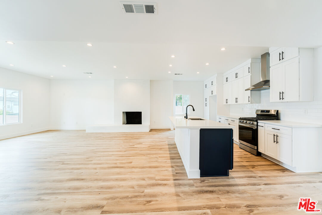 4574 Shadeway Road Lakewood, CA 90713 - Photo 6 of 25 Gallery Image 6