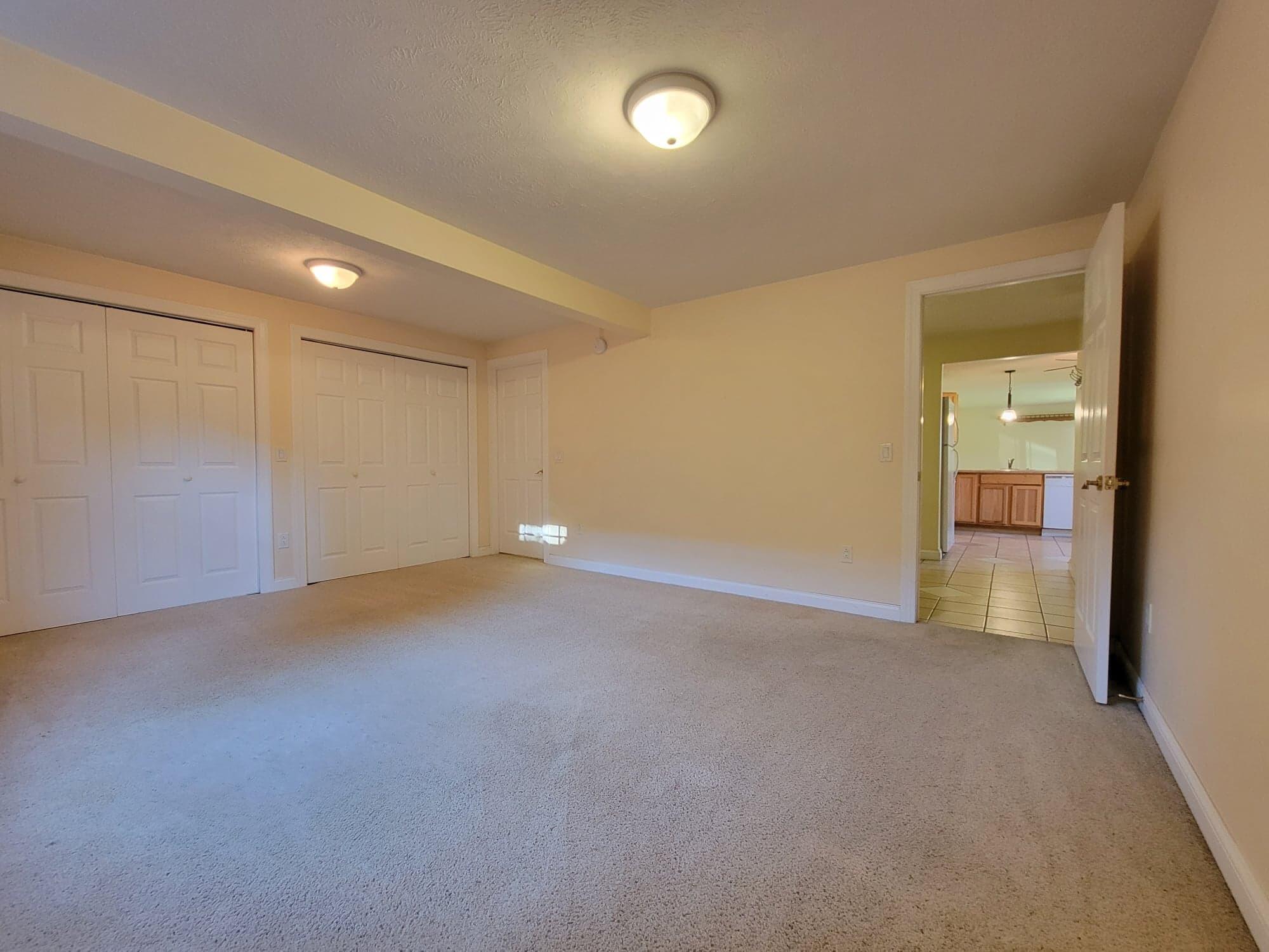 MASTER BEDROOM (2)