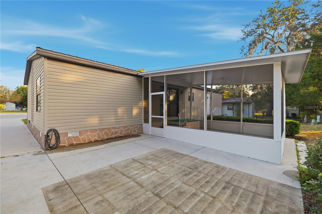 6524 Southeast 110th Lane Belleview, FL 34420 - Photo 25 of 32 a view of a car garage door