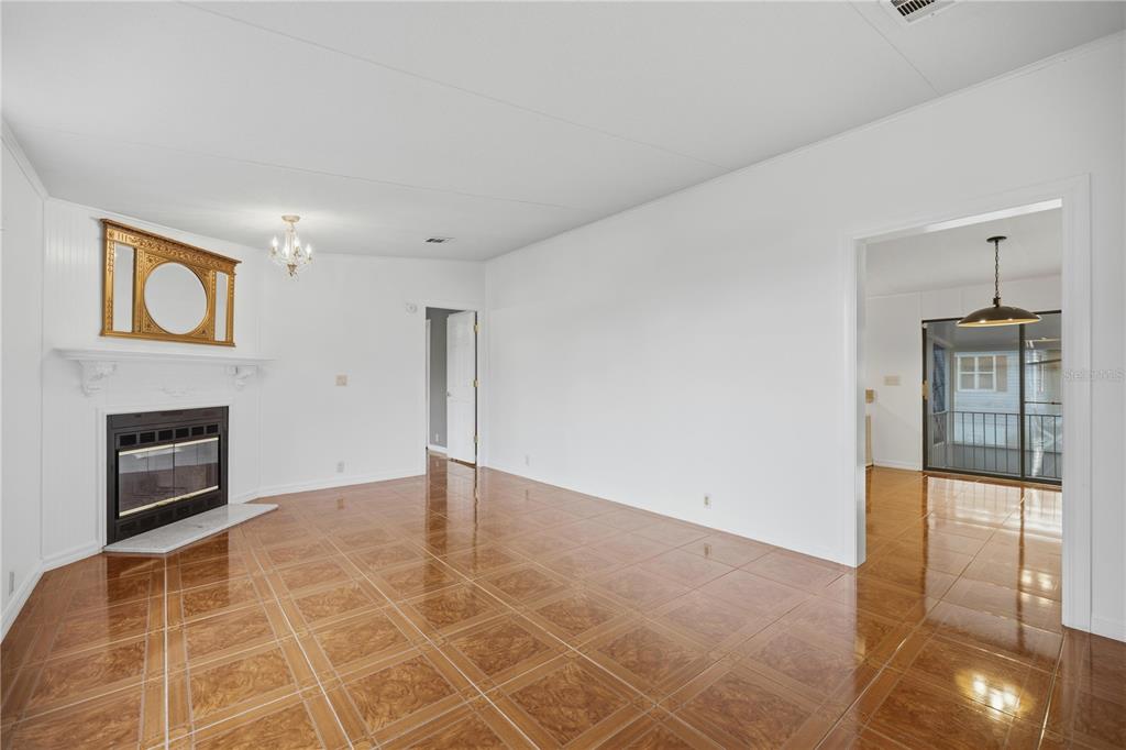 6524 Southeast 110th Lane Belleview, FL 34420 - Photo 4 of 32 a view of an empty room