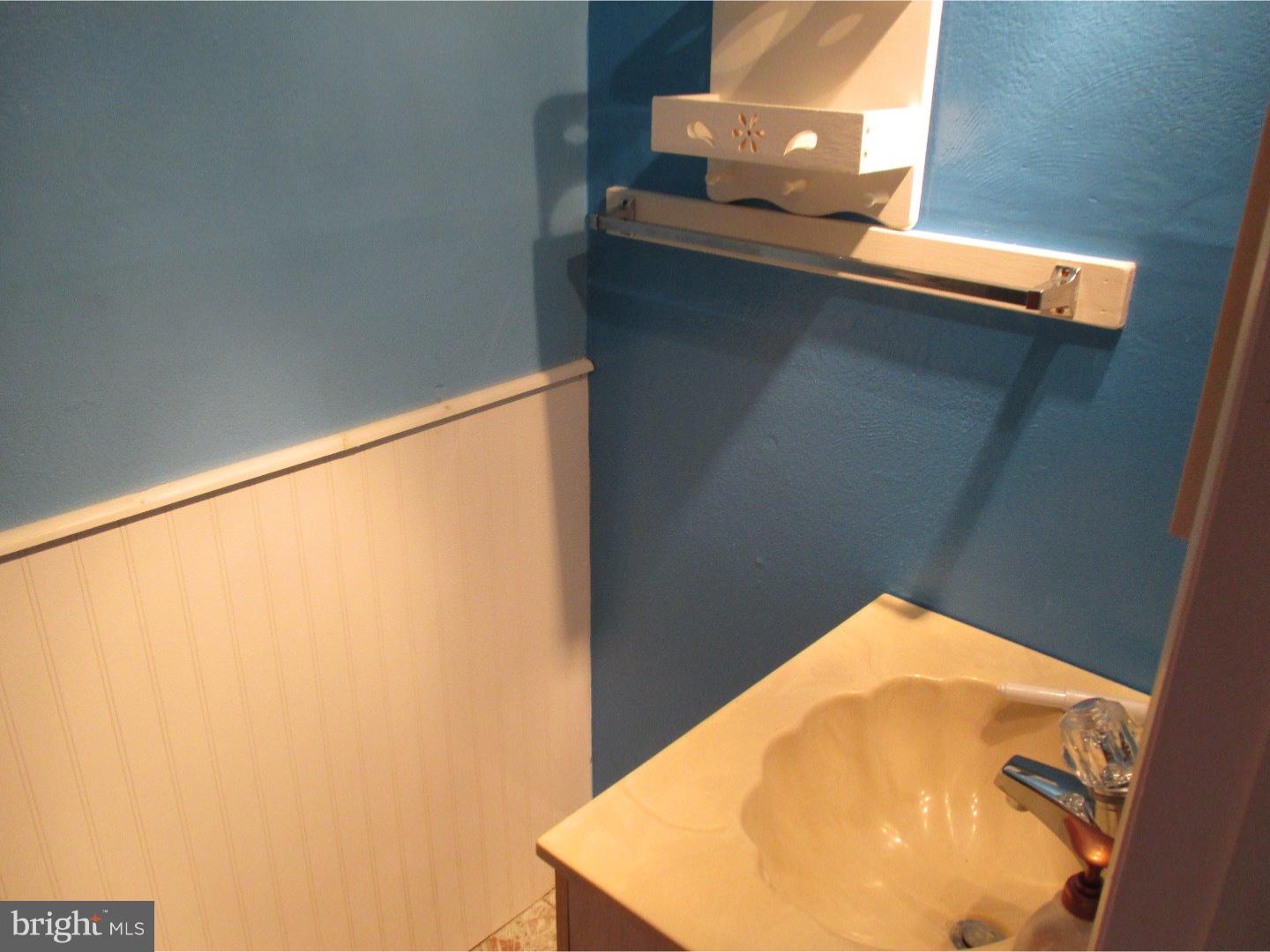 9249 Woodenbridge Road Philadelphia, PA 19114 - Photo 13 of 17 Gallery Image 13