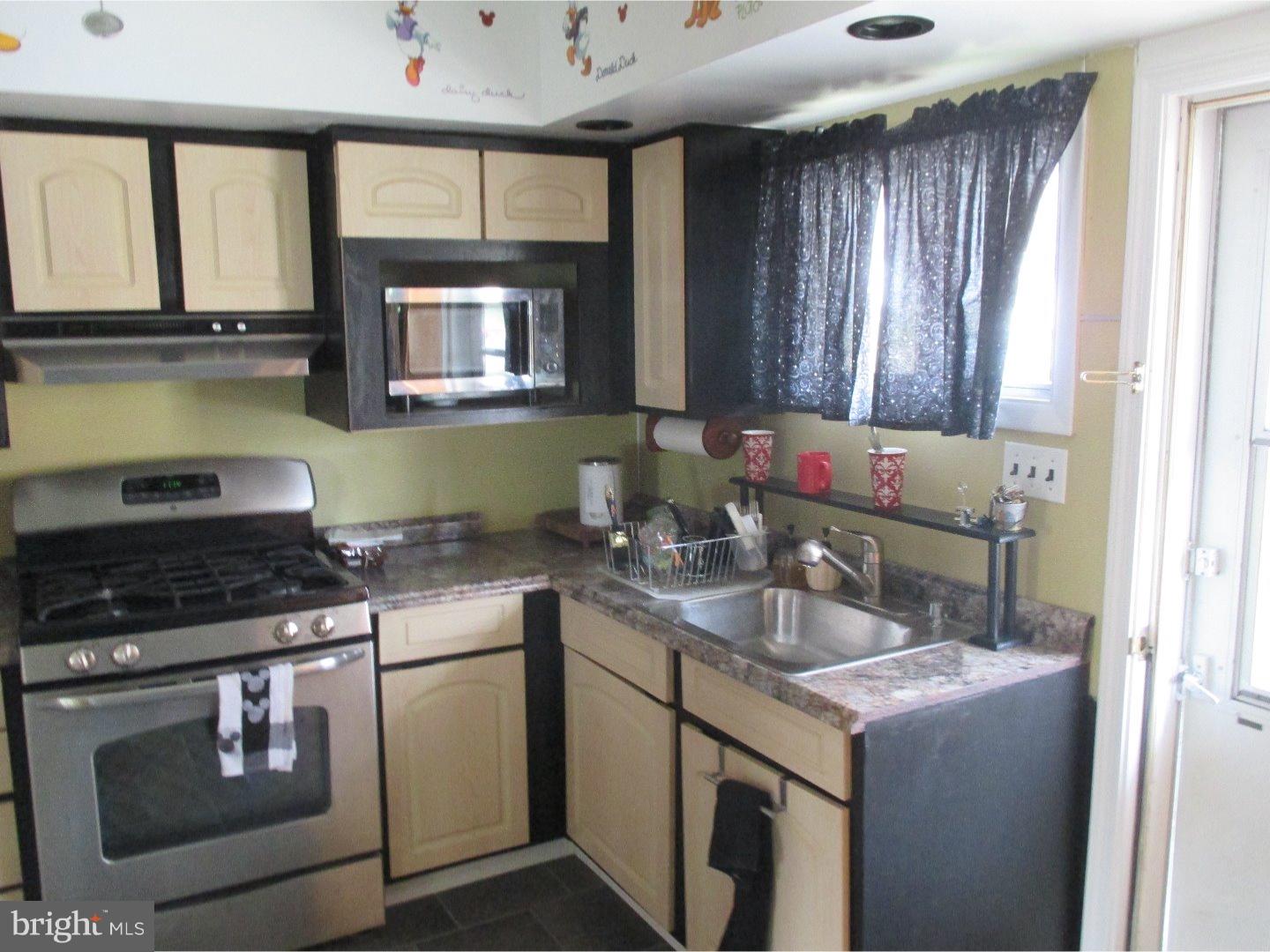 9249 Woodenbridge Road Philadelphia, PA 19114 - Photo 4 of 17 Gallery Image 4