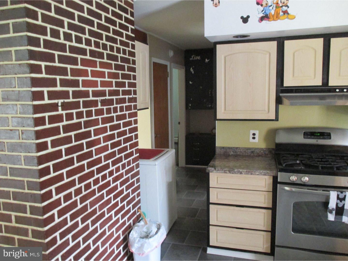 9249 Woodenbridge Road Philadelphia, PA 19114 - Photo 5 of 17 Gallery Image 5