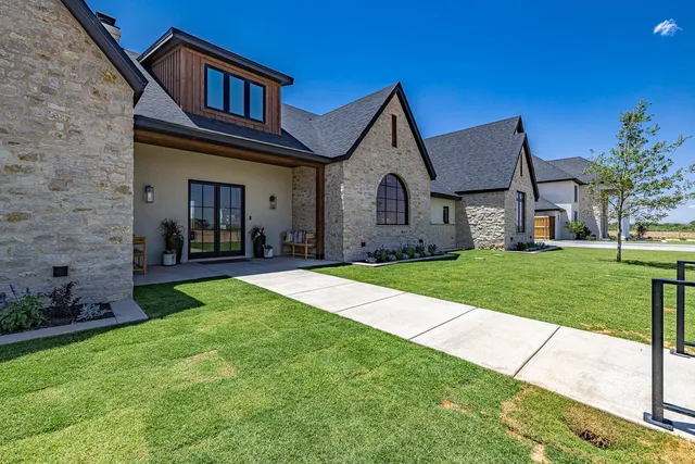 $866,700 | 4234 Zadar Avenue, Lubbock, TX 79407