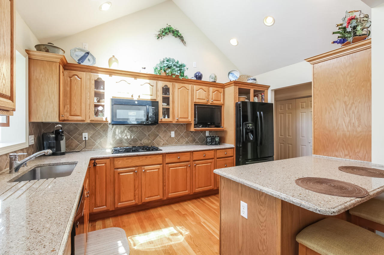 17 Grovedale Road Oak Bluffs, MA 02557 - Photo 13 of 31 Additional Photo