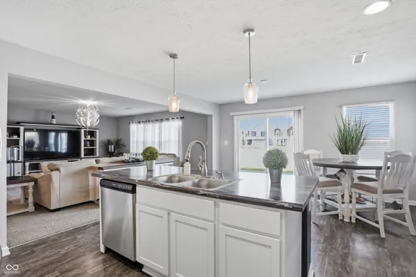 $295,000 | 1007 Belvedere Drive, Shelbyville, IN 46176