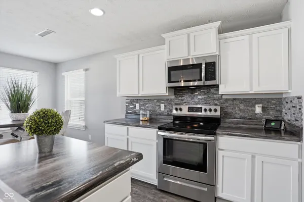 $295,000 | 1007 Belvedere Drive, Shelbyville, IN 46176