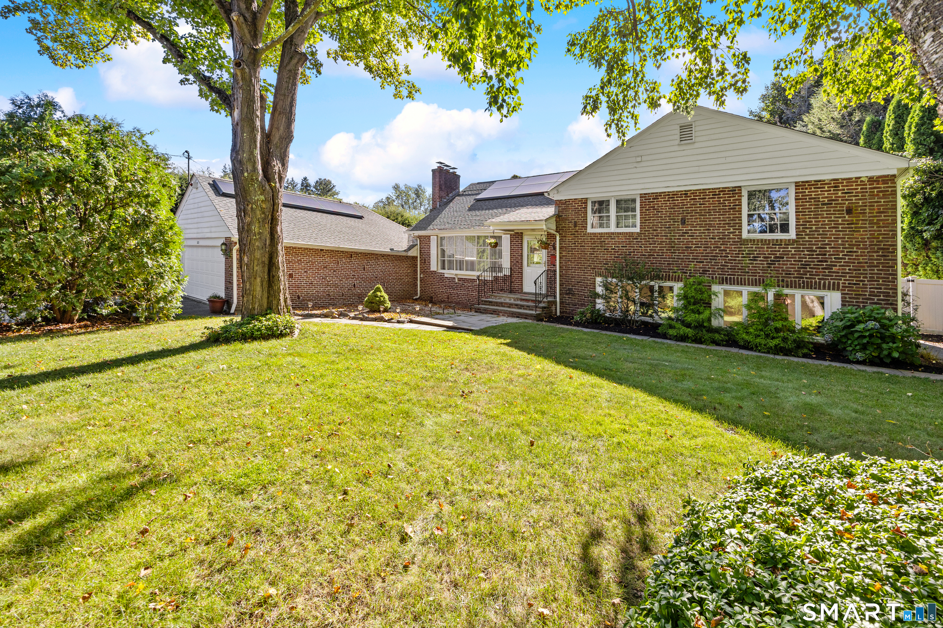 105 Guernseytown Road Watertown, CT 06795 - Photo 1 of 40 Gallery Image 1