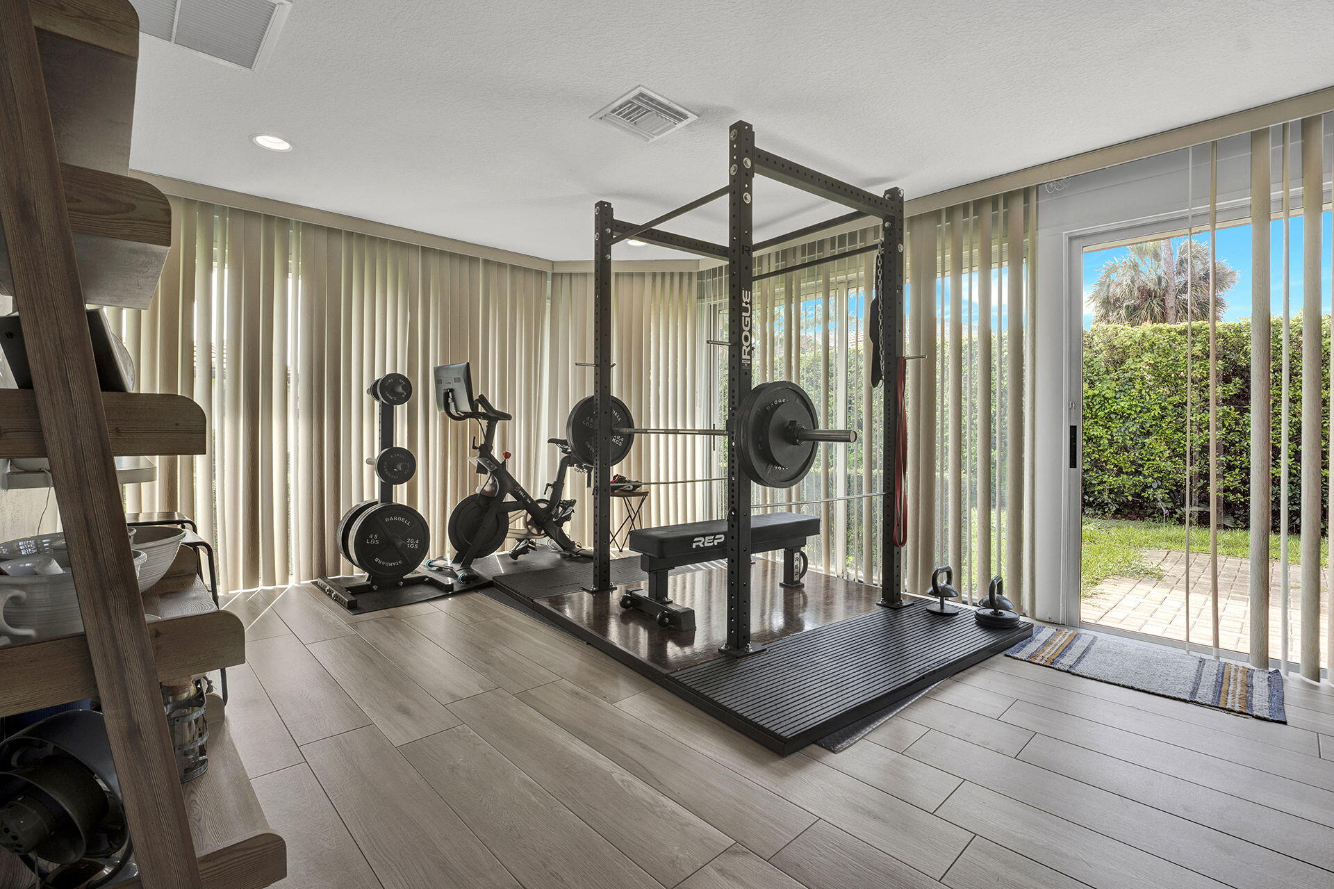 442 Pine Villa Drive Atlantis, FL 33462 - Photo 17 of 25 Back room