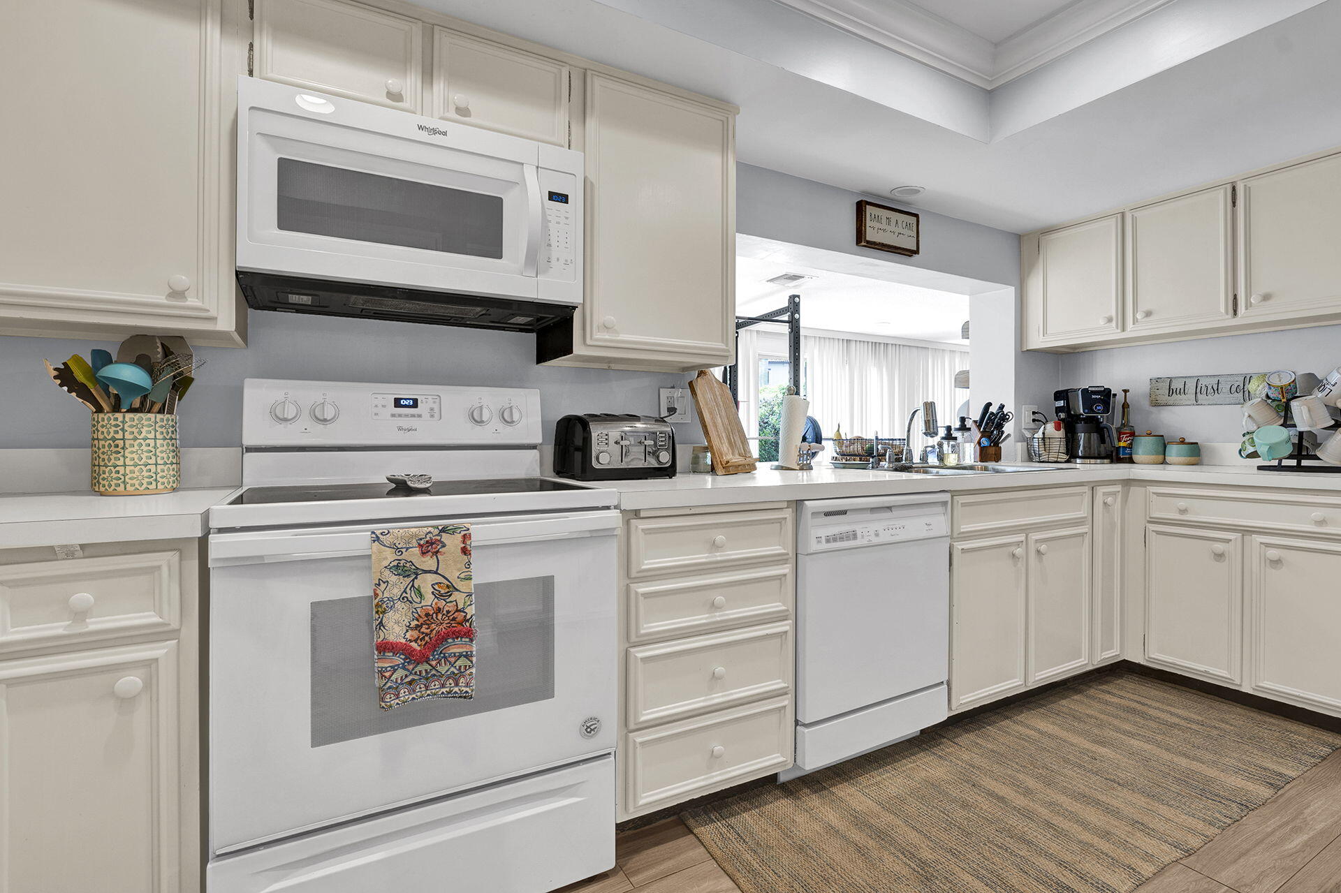 442 Pine Villa Drive Atlantis, FL 33462 - Photo 6 of 25 Kitchen