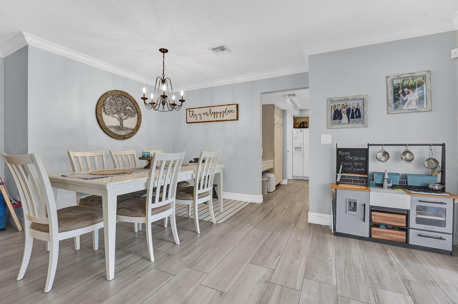 442 Pine Villa Drive Atlantis, FL 33462 - Photo 7 of 25 Dining