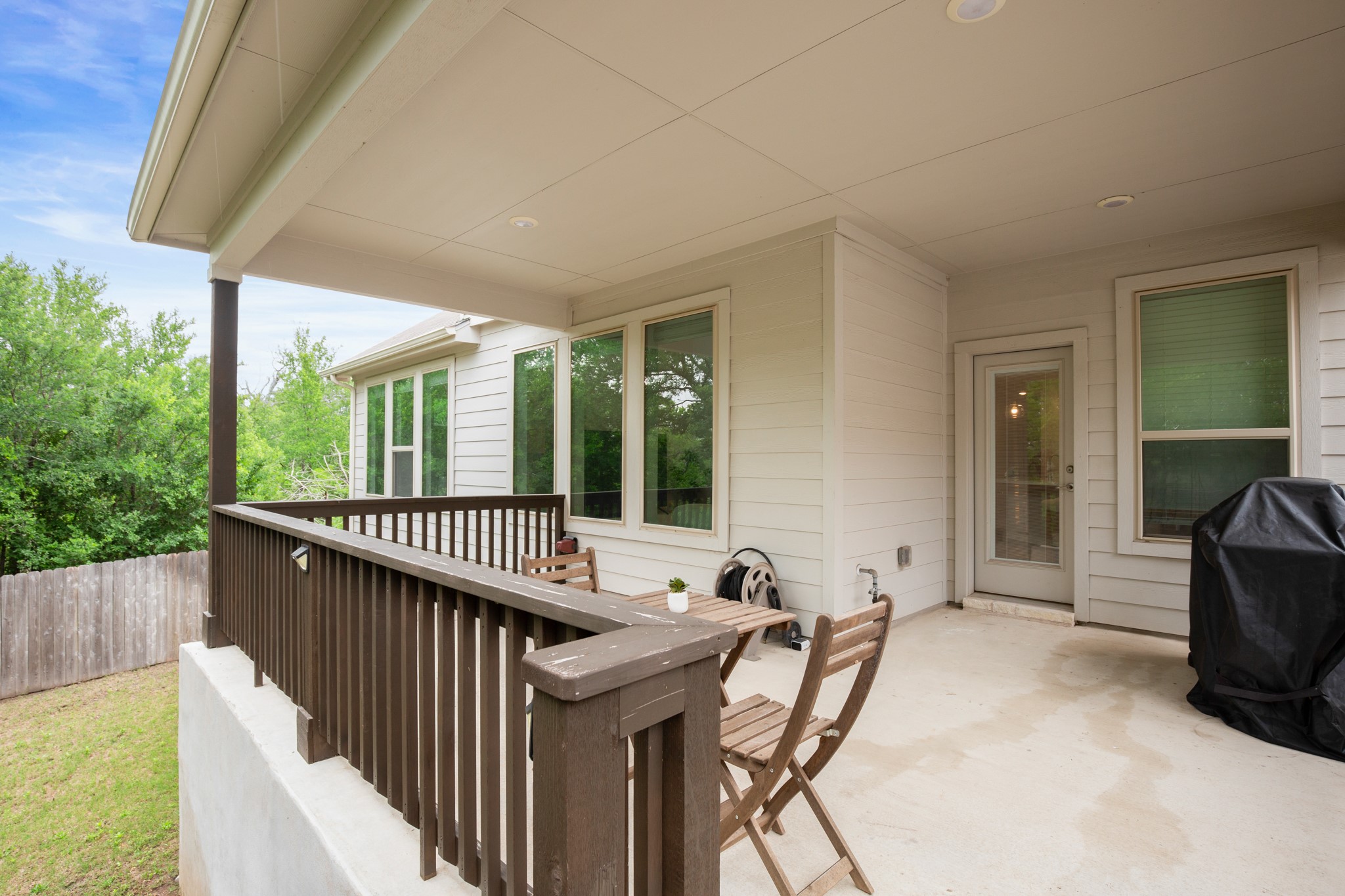 6708 Avila Way Pflugerville, TX 78660 - Photo 32 of 36 a view of balcony with furniture