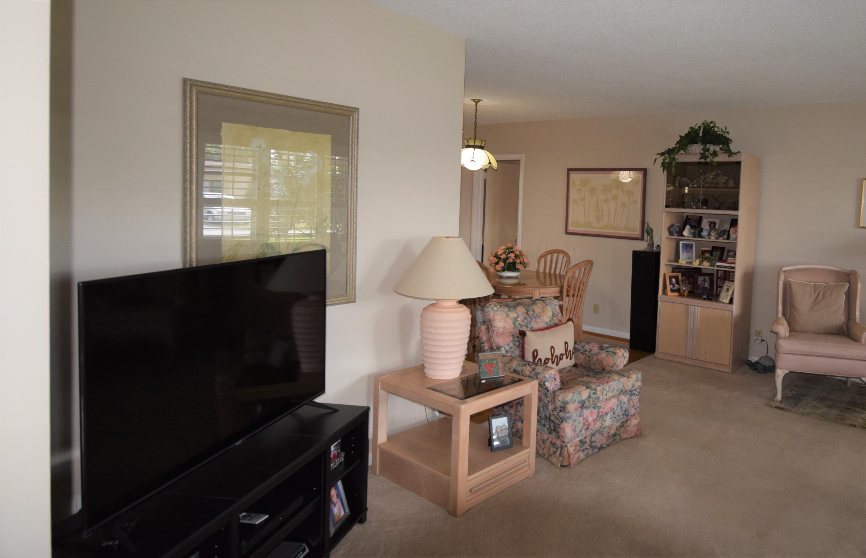 461 Northeast 26th Terrace Boca Raton, FL 33431 - Photo 8 of 25 DSC_4129