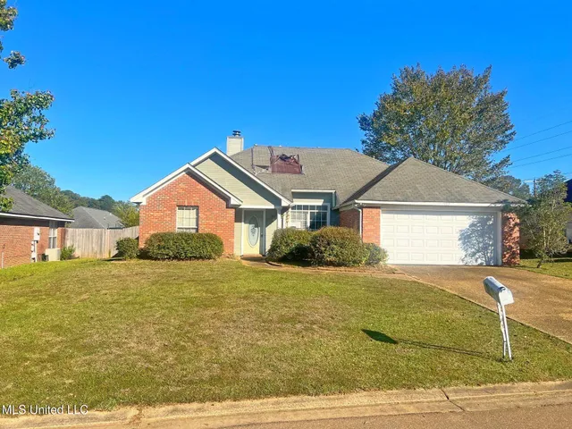 $180,000 | 102 East Magnolia Place, Pearl, MS 39208