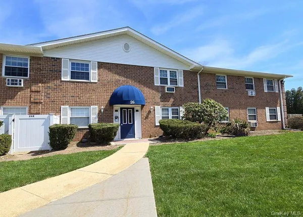 $189,000 | 460 Old Town Road, Unit 26M, Port Jefferson Station, NY 11776