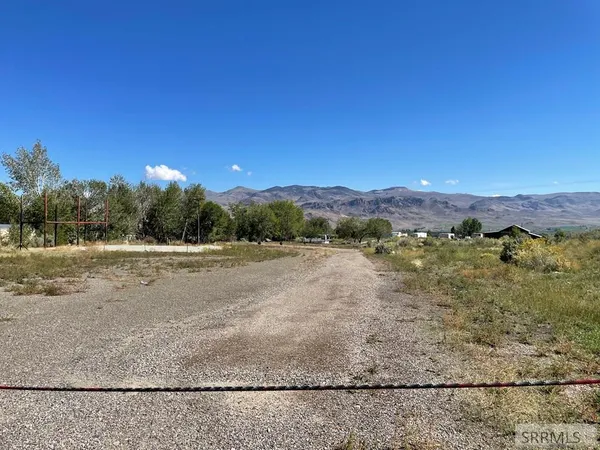 $200,000 | 411 Highway 93, Challis, ID 83226
