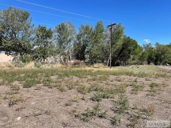 $200,000 | 411 Highway 93, Challis, ID 83226
