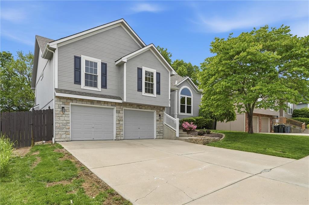 361 Ash Lane Lansing, KS 66043 - Photo 2 of 43