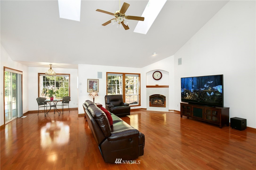 806 Overhulse Road Northwest Olympia, WA 98502 - Photo 11 of 25 Gallery Image 11