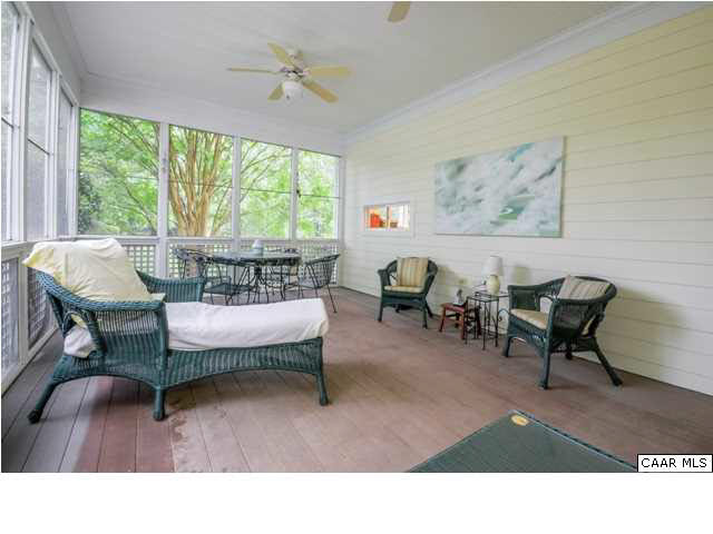 60 Roslyn Heights Road Charlottesville, VA 22901 - Photo 33 of 40 a living room with furniture and a large window