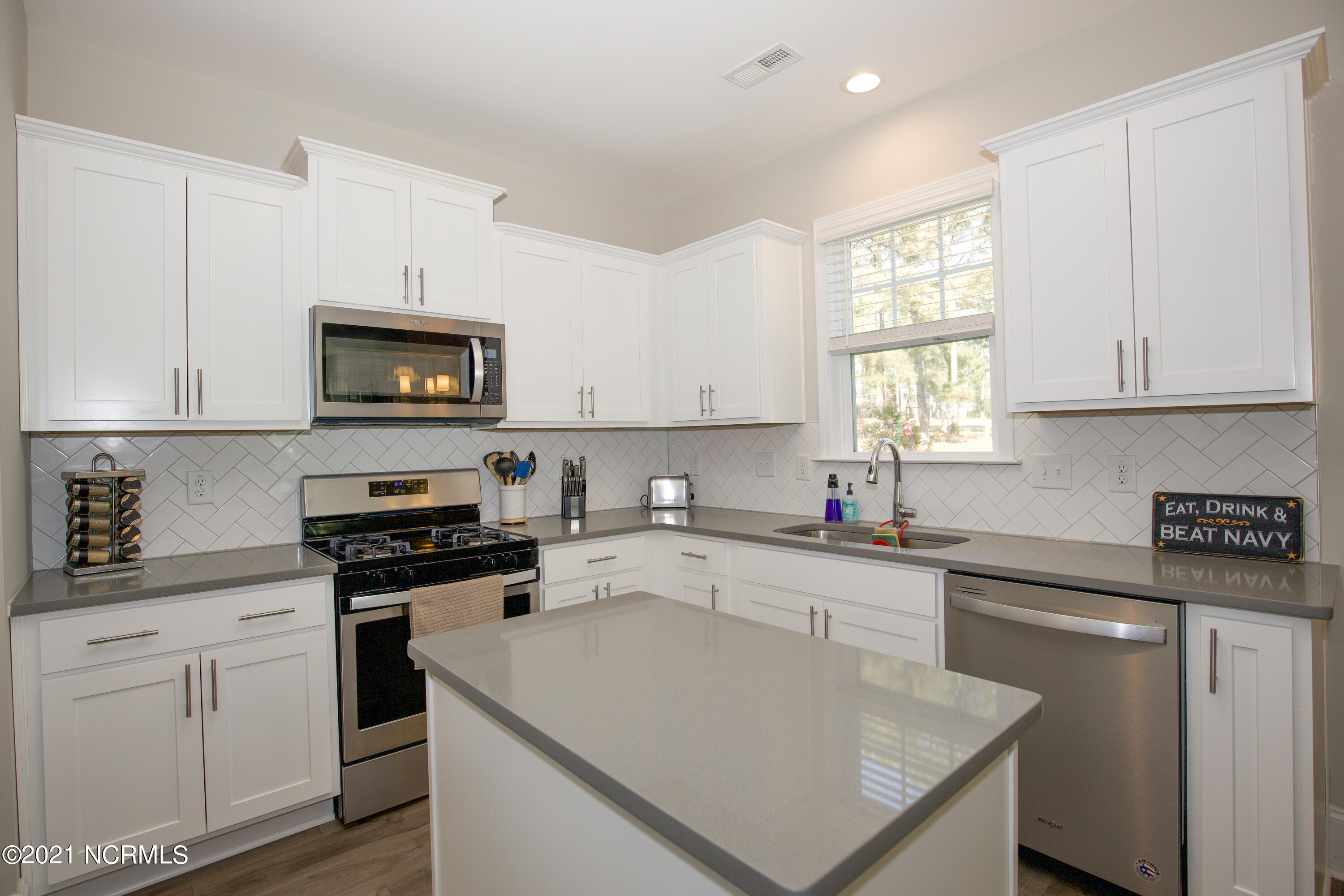 455 Kerr Lake Road Aberdeen, NC 28315 - Photo 13 of 55 455 Kerr Lake Rd-38