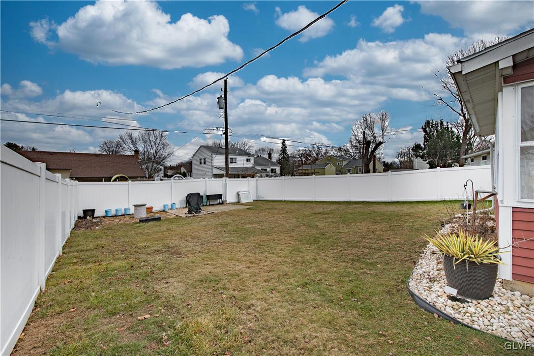 1822 Pelham Road Bethlehem, PA 18018 - Photo 33 of 34 FENCED YARD