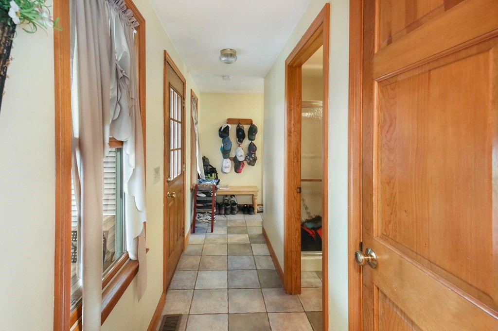 92 1/2 Tracy Road Dudley, MA 01571 - Photo 18 of 42 Gallery Image 18