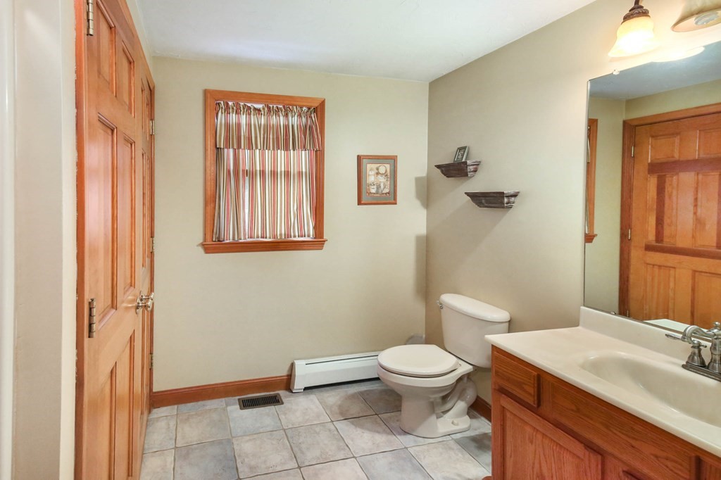 92 1/2 Tracy Road Dudley, MA 01571 - Photo 19 of 42 Gallery Image 19