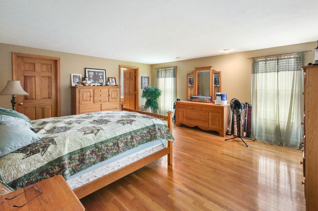 92 1/2 Tracy Road Dudley, MA 01571 - Photo 20 of 42 Gallery Image 20
