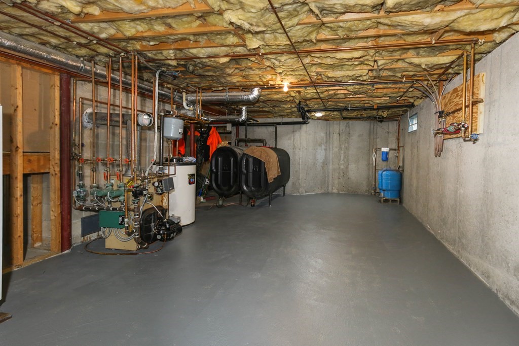 92 1/2 Tracy Road Dudley, MA 01571 - Photo 29 of 42 Gallery Image 29