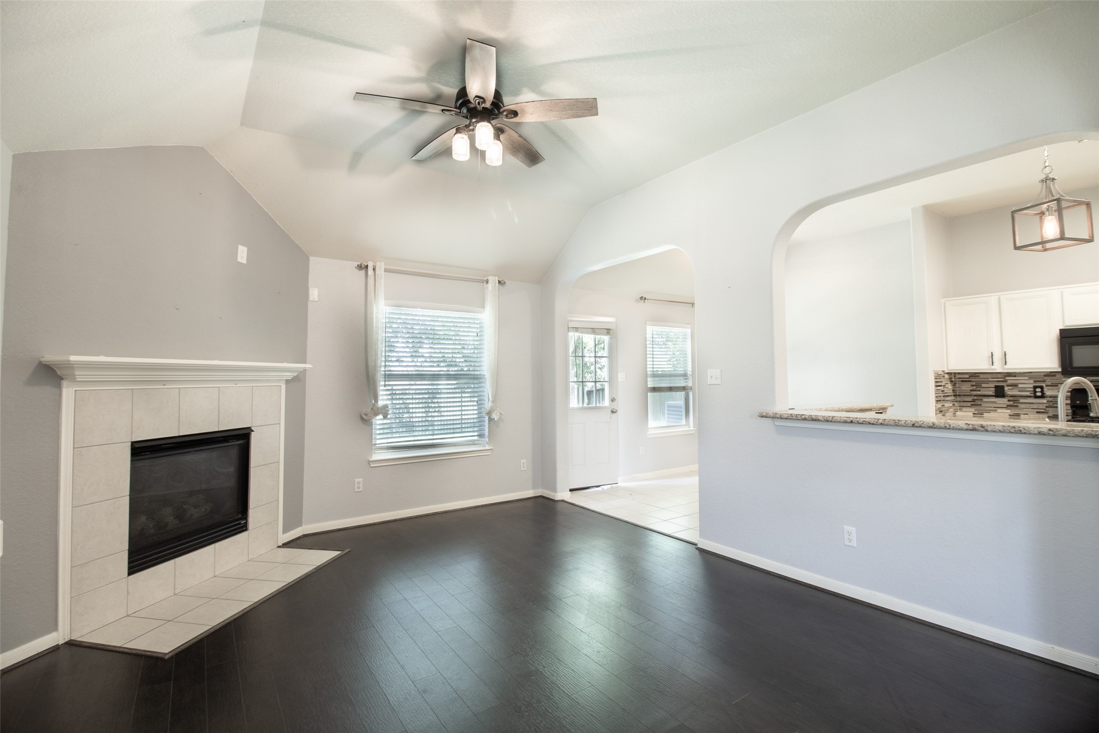 303 Burris Park Drive Spring, TX 77373 - Photo 3 of 45 living area