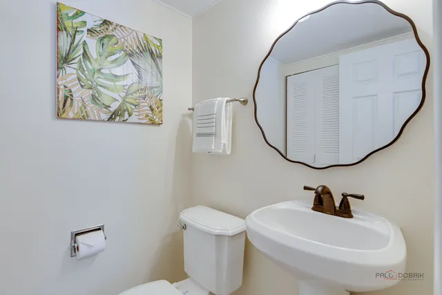 $250,000 | 233 Winfield Court, Unit 233, Vernon Hills, IL 60061