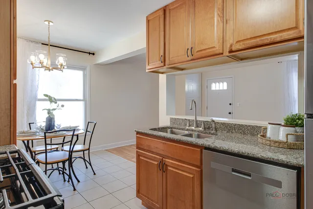 $250,000 | 233 Winfield Court, Unit 233, Vernon Hills, IL 60061