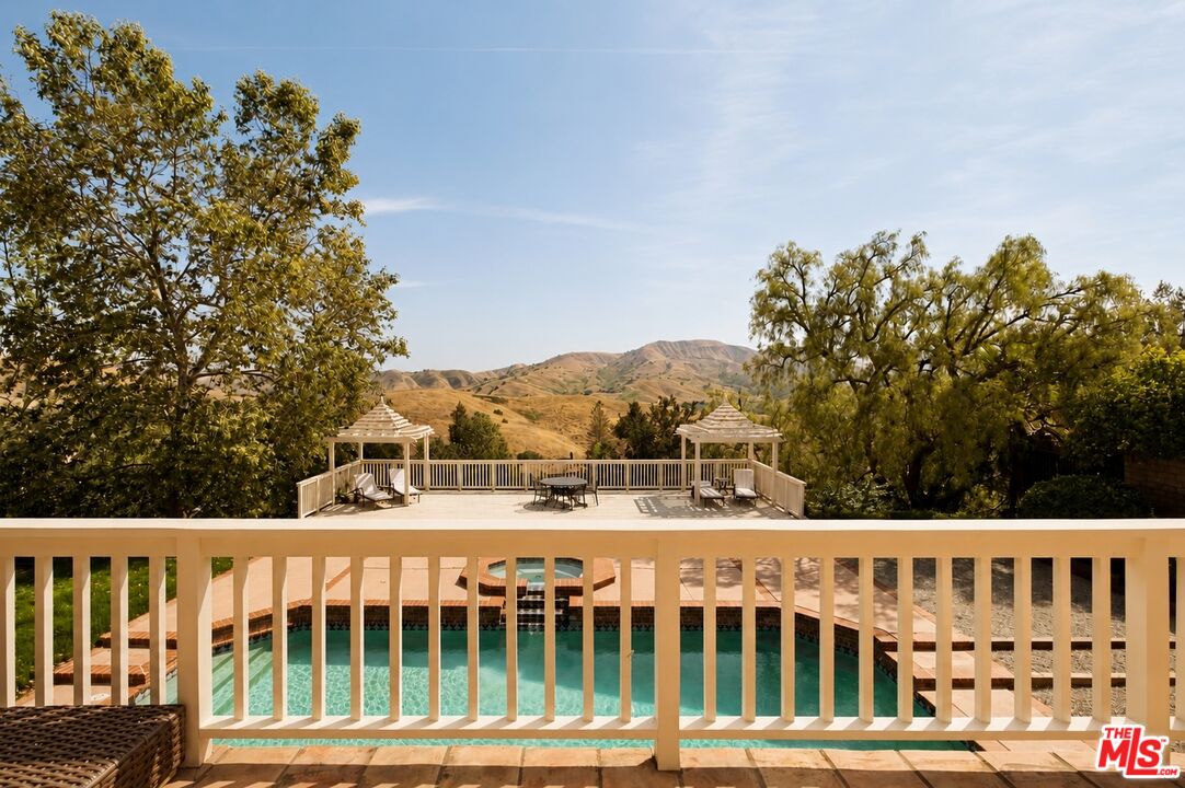 3826 Marks Road Agoura Hills, CA 91301 - Photo 14 of 27