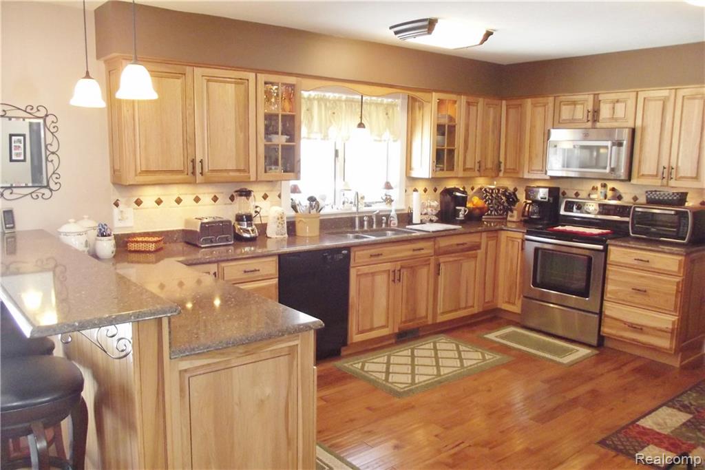 4900 Stow Road Fowlerville, MI 48836 - Photo 8 of 18