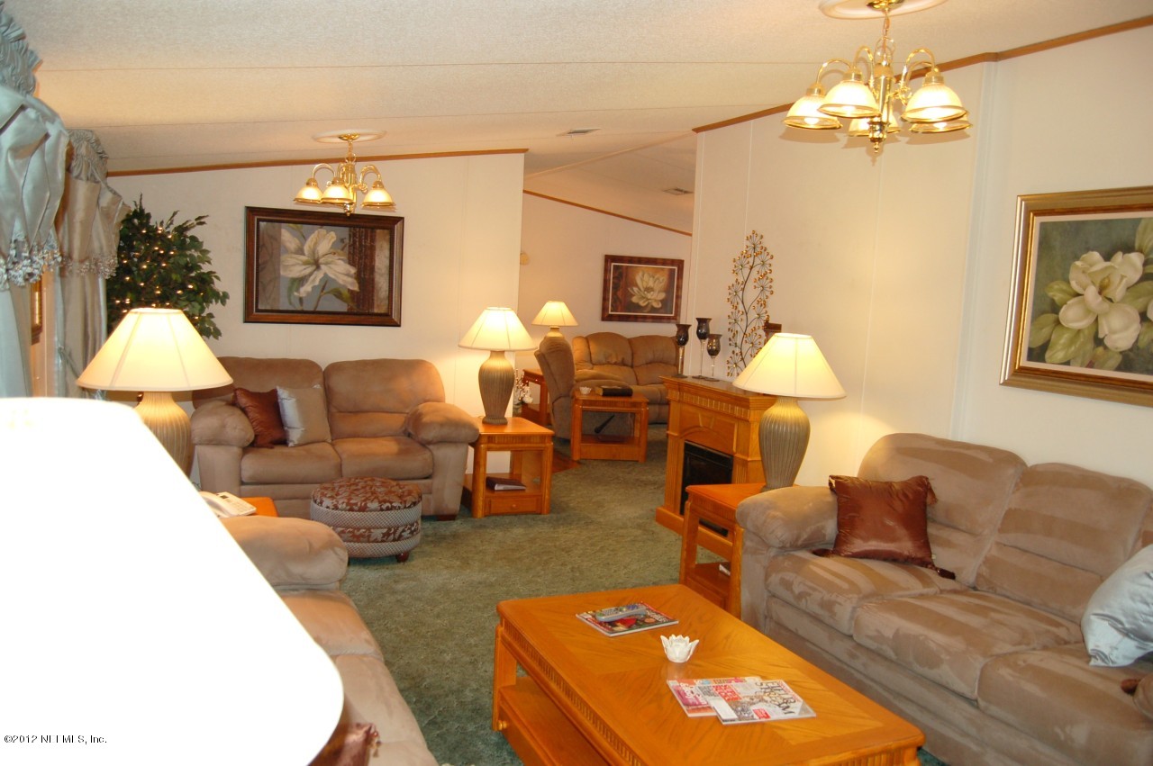 628 Bardin Road Palatka, FL 32177 - Photo 14 of 20 LIVING RM