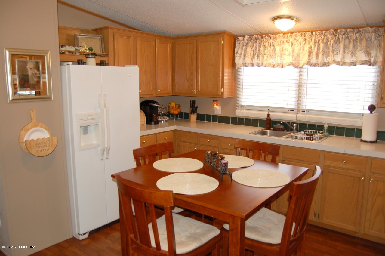 628 Bardin Road Palatka, FL 32177 - Photo 6 of 20 KITCHEN