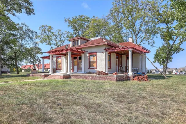 $420,000 | 760 Southwest Redbuck Drive, Lee's Summit, MO 64081