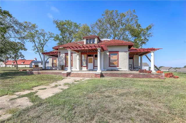 $420,000 | 760 Southwest Redbuck Drive, Lee's Summit, MO 64081